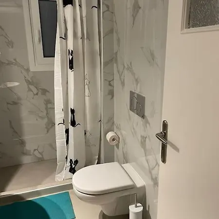 Apartment ξυλοκαστρο σπίτι δίπλα στα πεύκα και τη θάλασσα!