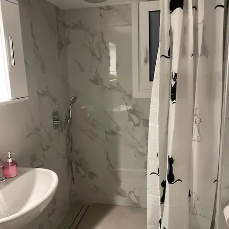 Apartment ξυλοκαστρο σπίτι δίπλα στα πεύκα και τη θάλασσα! Xylokastro