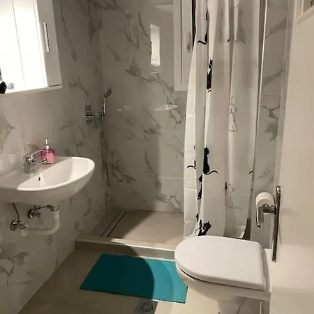 Apartment ξυλοκαστρο σπίτι δίπλα στα πεύκα και τη θάλασσα! Xylokastro