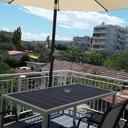 Apartment ξυλοκαστρο σπίτι δίπλα στα πεύκα και τη θάλασσα! *