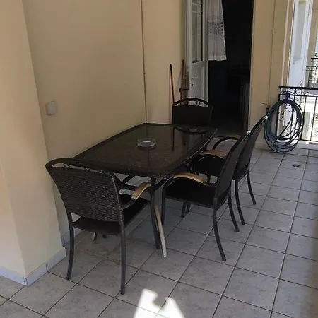 στο πατρών - In Rio, Patras